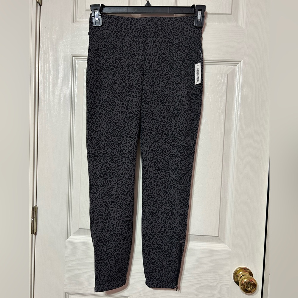 DAILY RITUAL Women’s Gray/Black Leopard Print Ponte Ankle Zipper Leggings NWT S